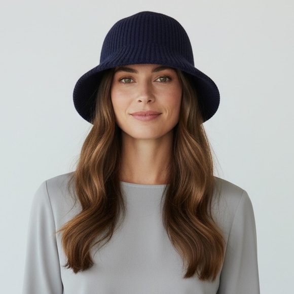 Madewell Accessories - MADEWELL ladies Navy, cap new tag NWT medium/large